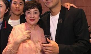 离婚两年满足了父亲