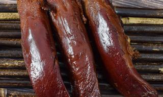 四川达州居民窗外挂满香肠